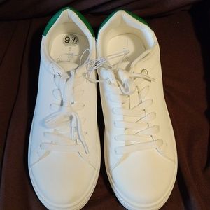 Madden girl white and green tennis shoes 👟